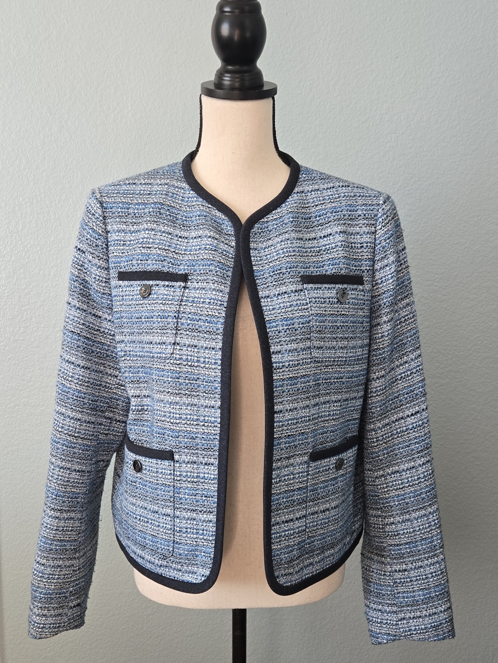 Bar III Classic Blue Tweed Collarless Jacket W/ Deep Navy Trim Sz Large - Picture 2 of 10